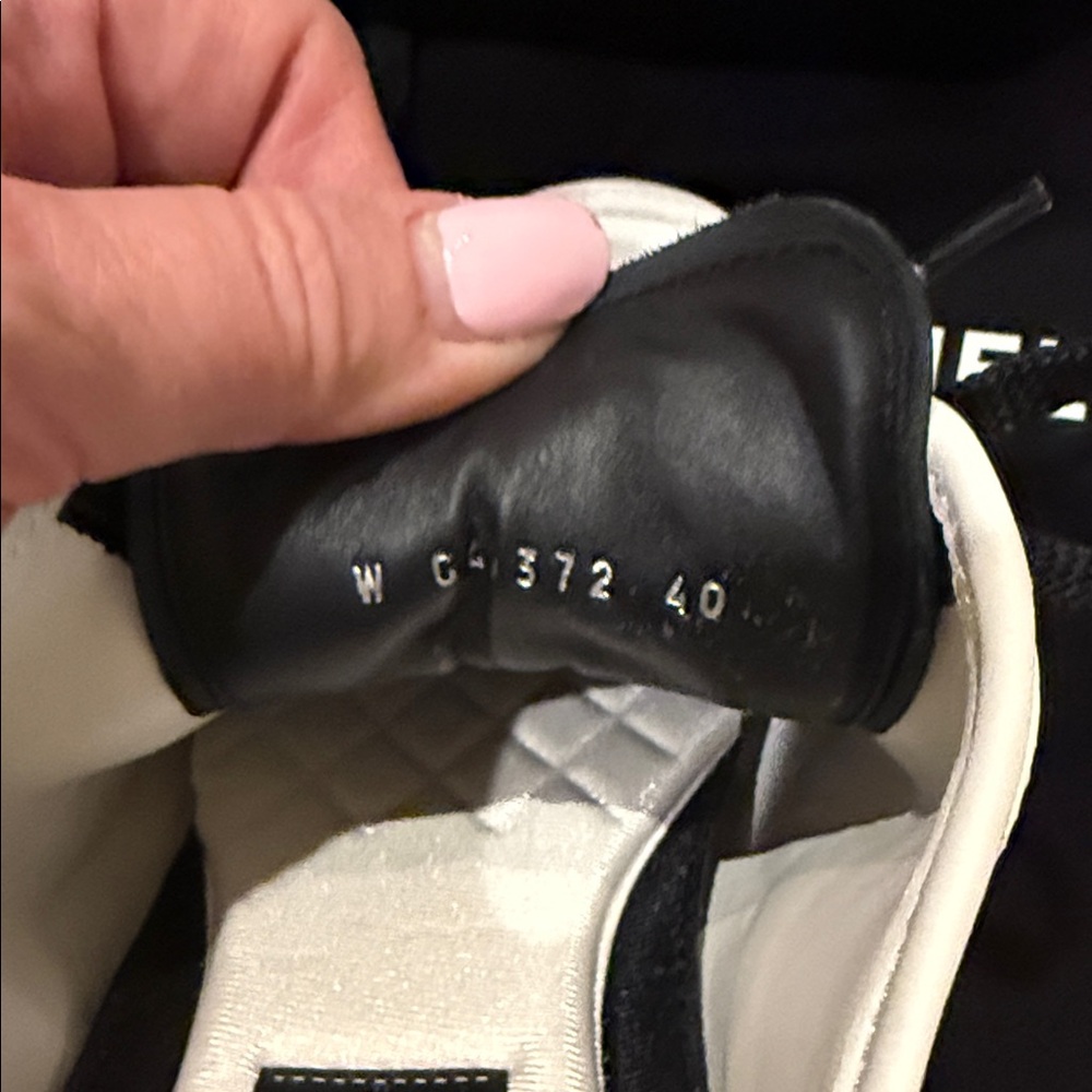 Chanel White Sneakers women’s 40… - Picture 4 of 13